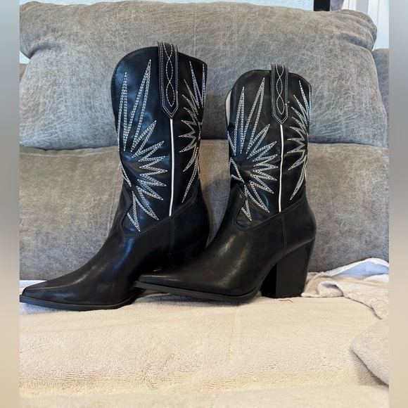 Liya Embroidered Heeled Western Boot - BLACK - Size 9 - Picture 3 of 5